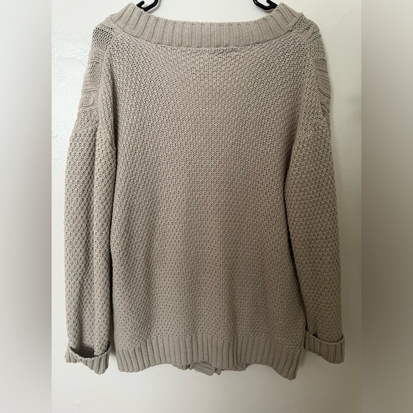 Oyisis Crème Cable Knit Cardign Size S/M - Picture 2 of 4